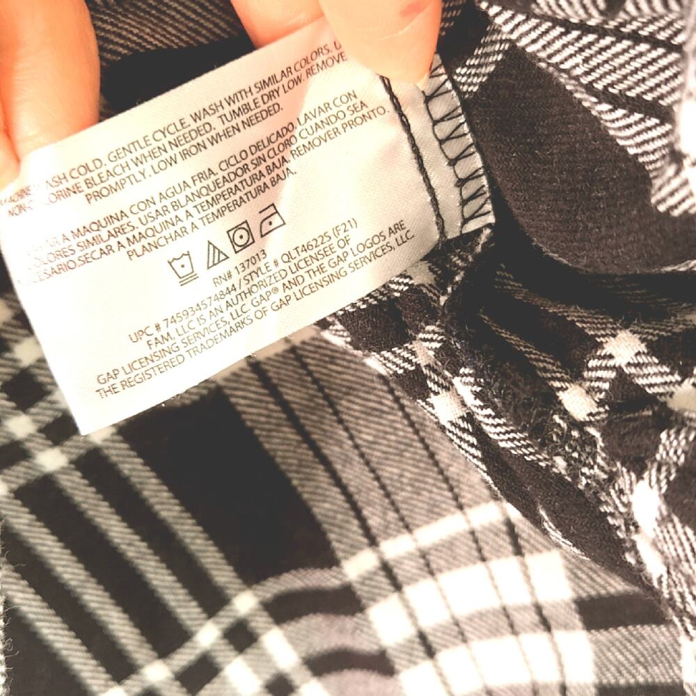 Gap women's Black and White Flannel Size large - Picture 5 of 7